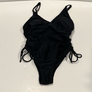 Women’s bathing suit